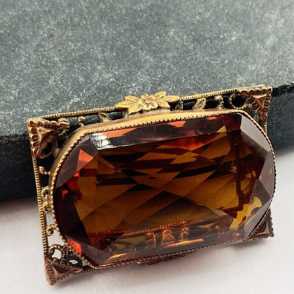 ANTIQUE Amber cognac hued faceted glass, brass, and copper rectangle brooch pin - Picture 4 of 8